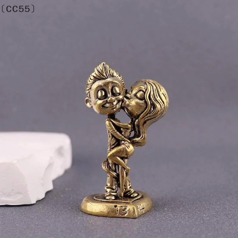 ornement couple doré résine statue cartoon romantique détails sculptés maison décor erotique miniature