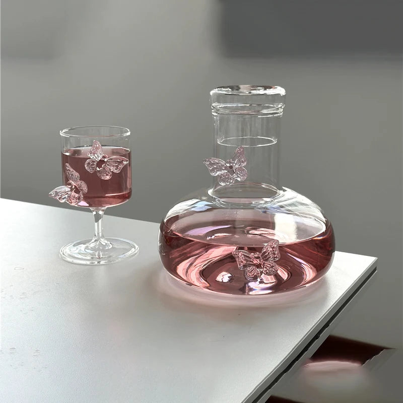 verres vin transparents rose papillons relief moderne élégants adhésifs festifs maison table