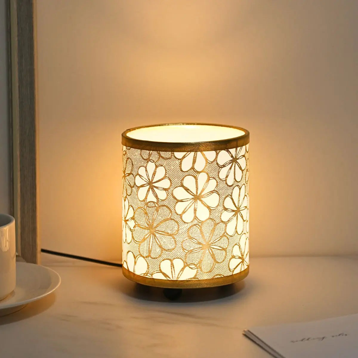 lampe moderne beige motifs floraux usb alimentée lumière chaude décoration chambre tissu floral