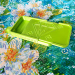 plateau broderie diamant moderne bleu violet rose jaune vert multicolore texture lisse geometrique pratique