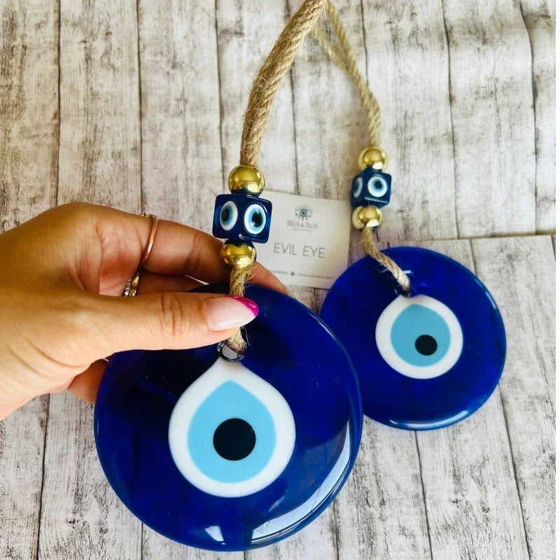 pendentif œil malheur bleu foncé oeil blanc cordelette traditionnel protection maison