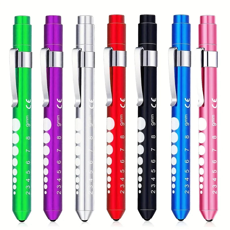 lampe torche verte rouge violet bleu moderne clip règle 5cm points blancs led portable