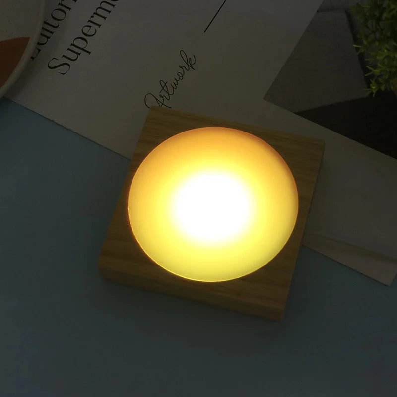 veilleuse led moderne base carrée bois naturel 10 cm câble usb interrupteur lumière blanche
