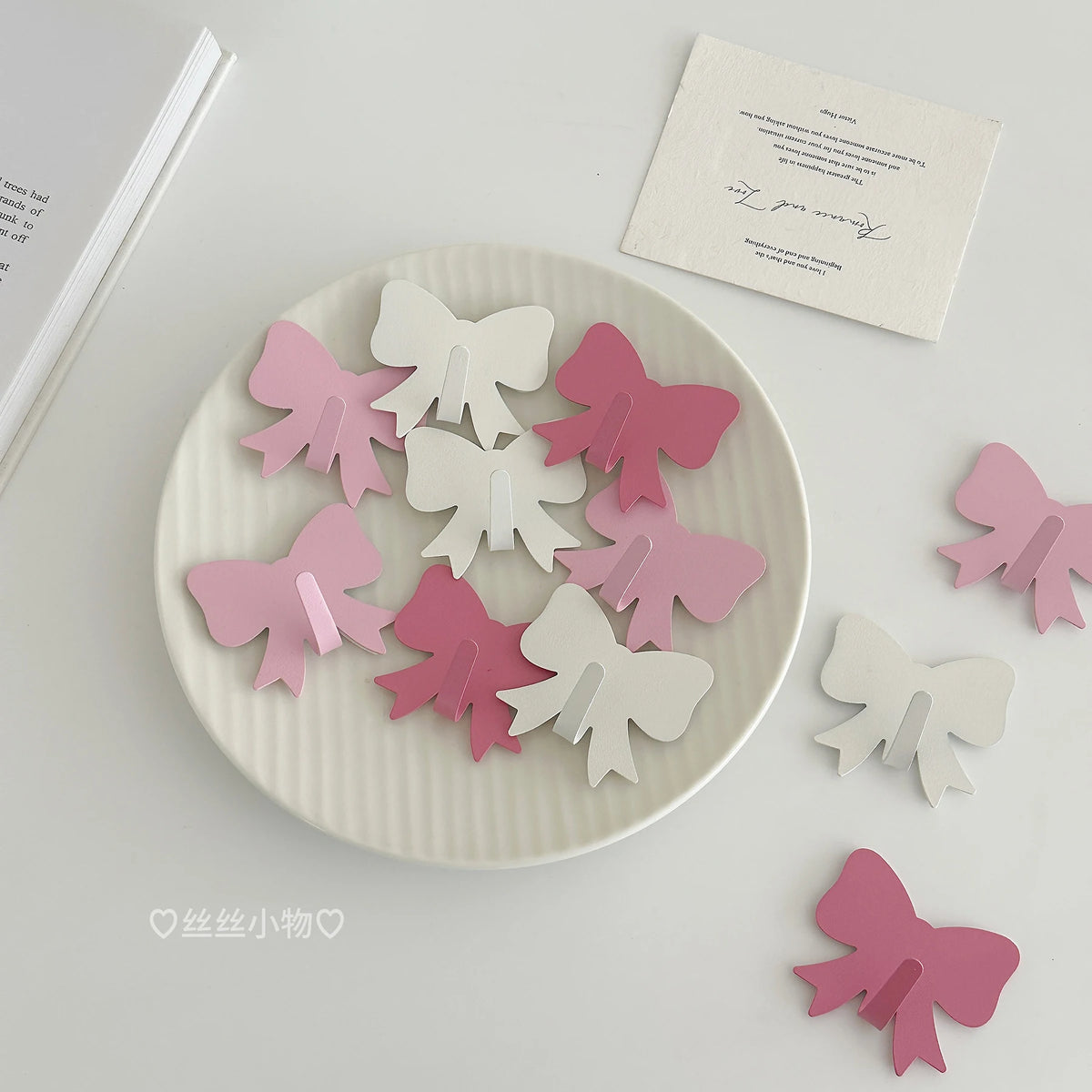 clips décoratifs nœuds blanc rose clair rose foncé modernes brillants sans perçage