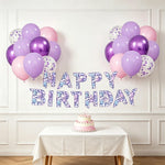 guirlande lettres birthday violet blanc moderne graphique confettis ballons gâteau assiettes verres