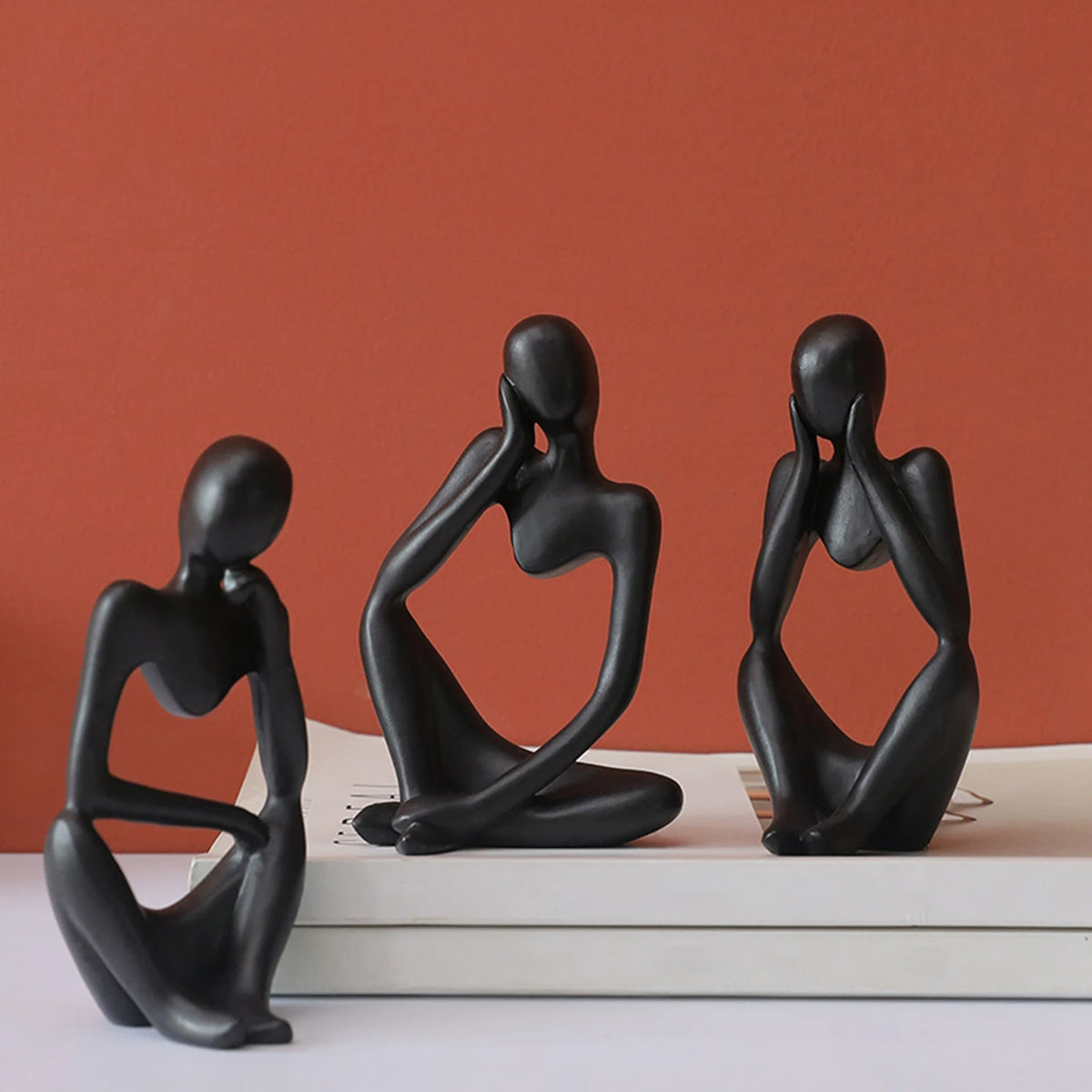 statuette moderne résine abstraction penseur gris doré décoration intérieure minimaliste maison ornement