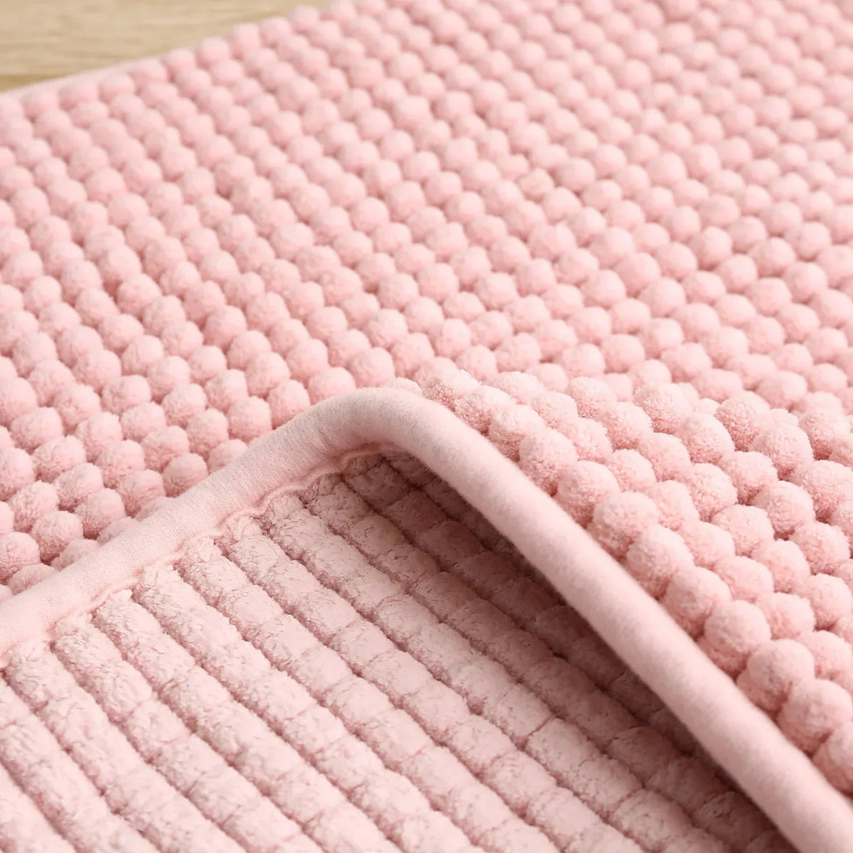 tapis bain moderne boules relief bleu marine gris clair bleu pastel rose pâle absorbant