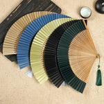 éventails pliants traditionnels soie bambou noir vert bleu rose motifs floraux clips pompons élégants