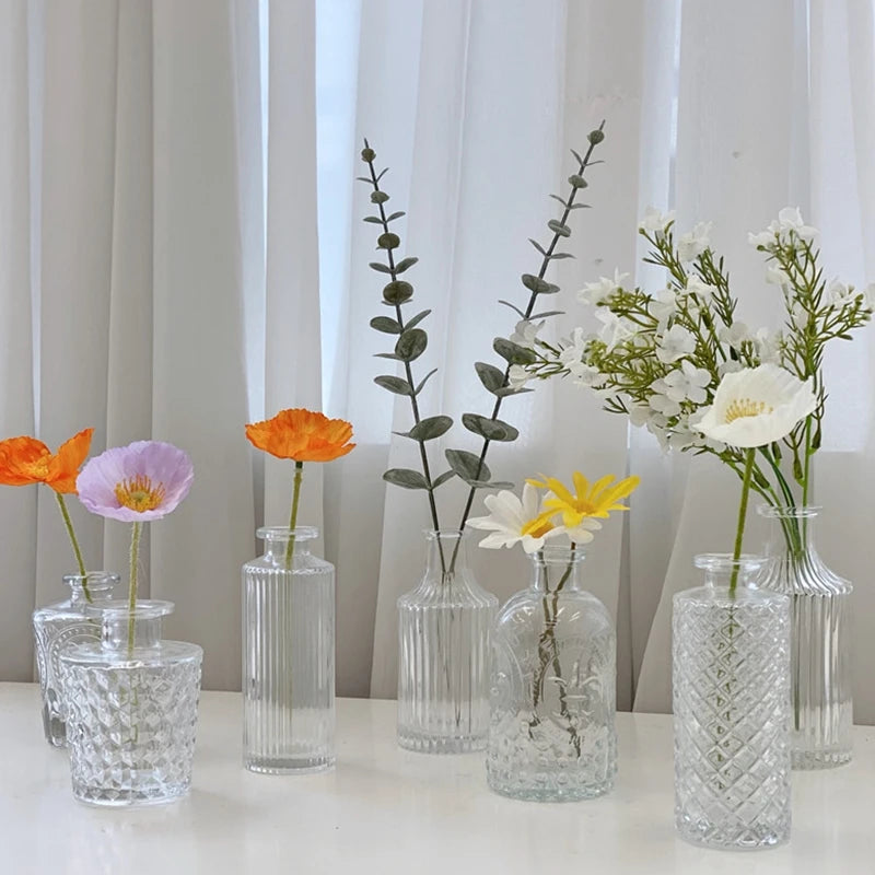 vases verre transparents rayures gravure classique décoration intérieure fleurs artificielles salon maison esthétique