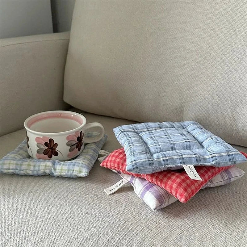 protector cushions pattern checkerboard colors violet rose white blue red green yellow