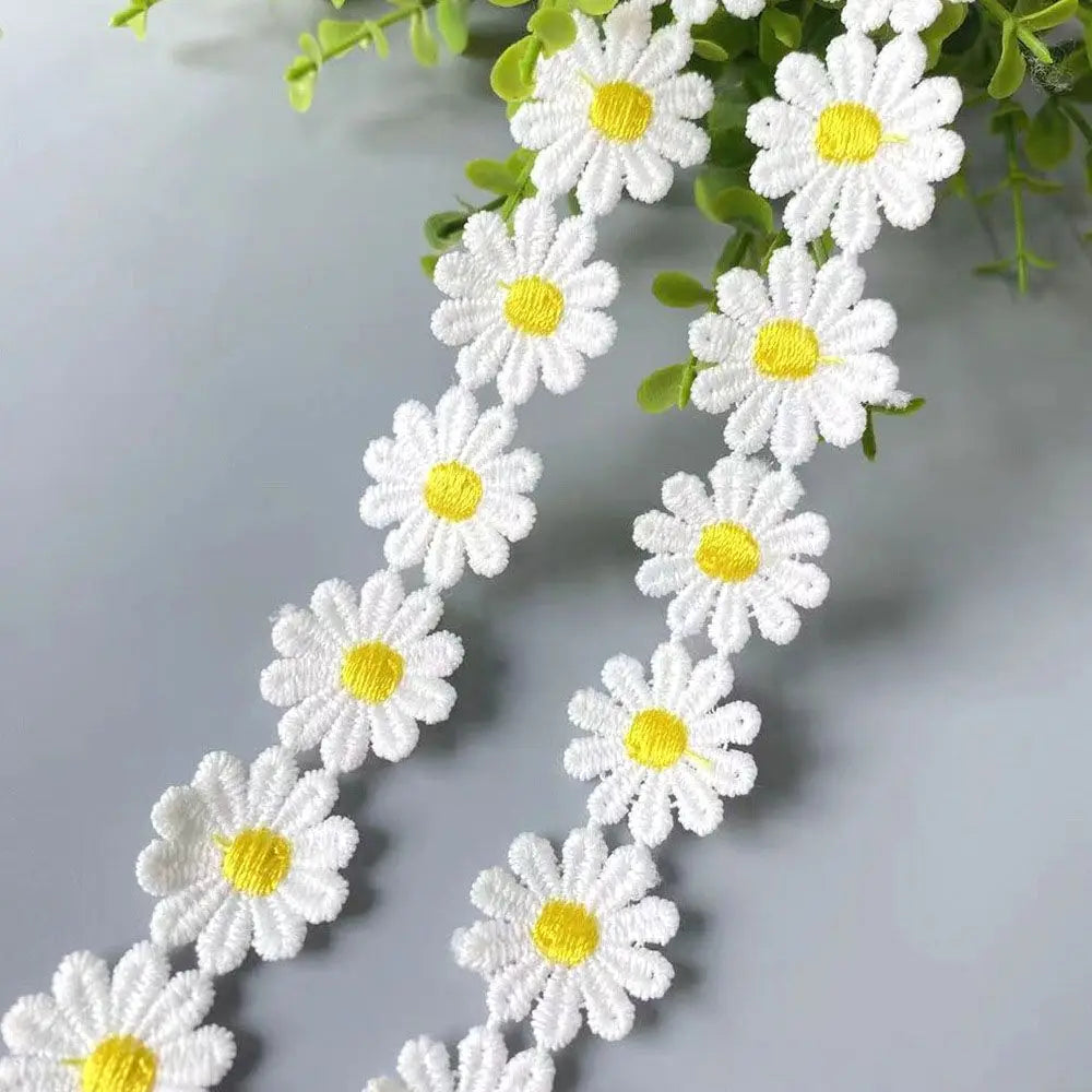 ruban décoratif brodé marguerites fleurs blanc jaune diy craft supplies opaques fournitures couture artisanat
