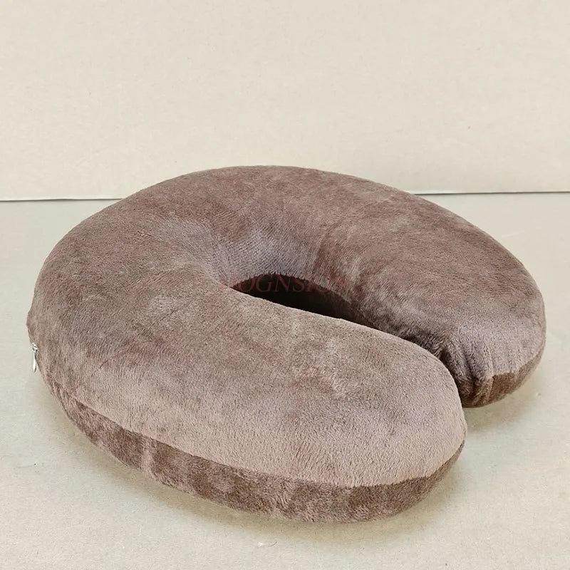 coussin ergonomique forme oreiller voyage marron beige doux mousse blanche zip métallique