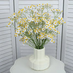 décoration intérieure bouquet fleurs artificielles soie marguerites jaunes blancs vases abstraits