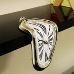 horloge murale classique ancien chiffres romains noir fond blanc doré argenté