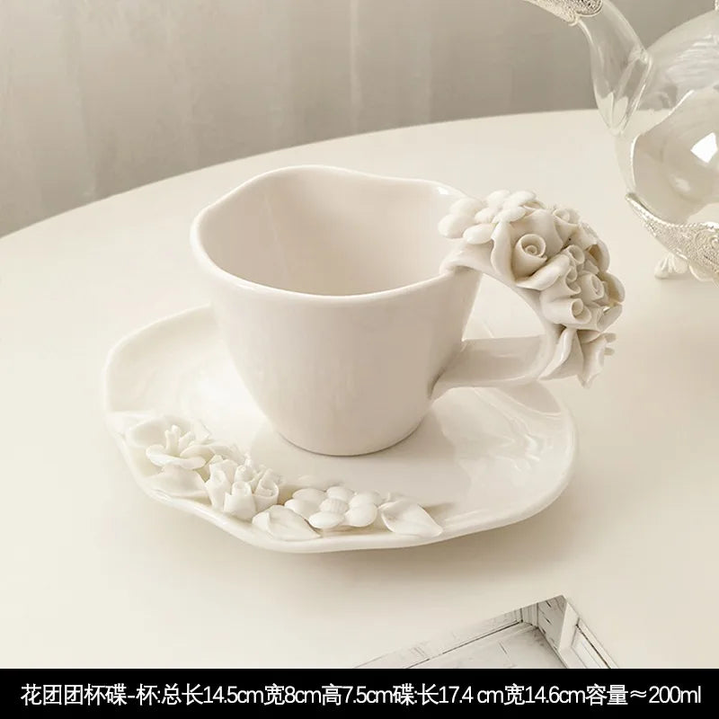 vase decoratif blanc roses relief porcelaine classique tasse bol plat boite rond coeur carreeDecoration