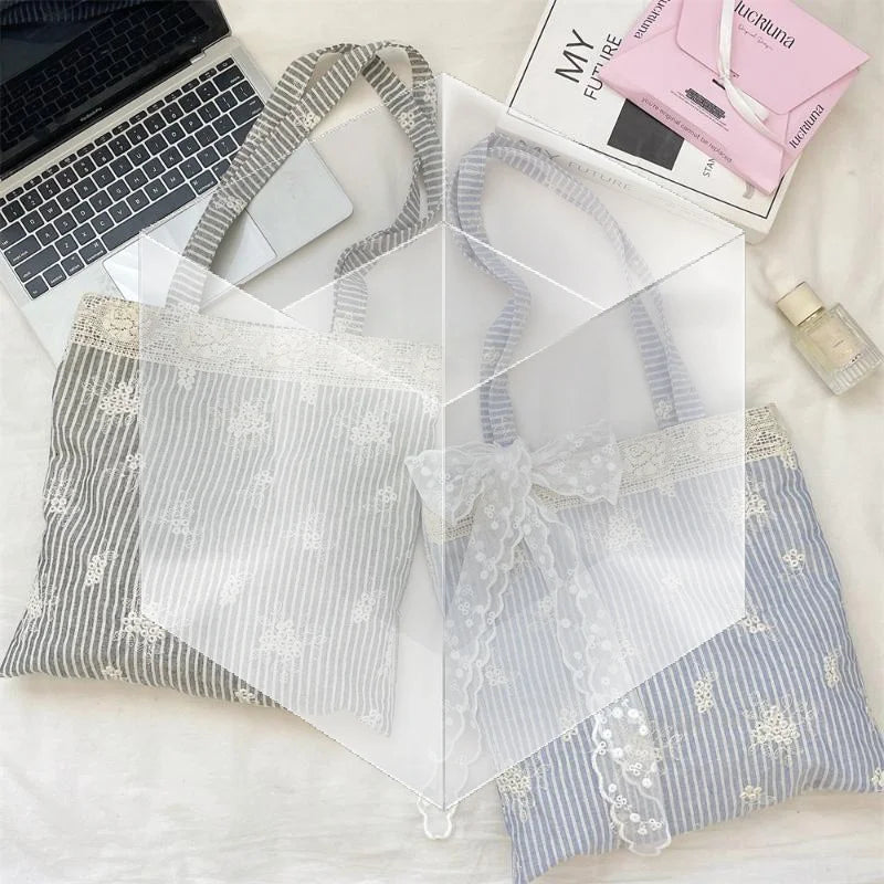 sac main gris clair rayures horizontales dentelle blanche moderne féminin polyestère poignéesversible capacité grande