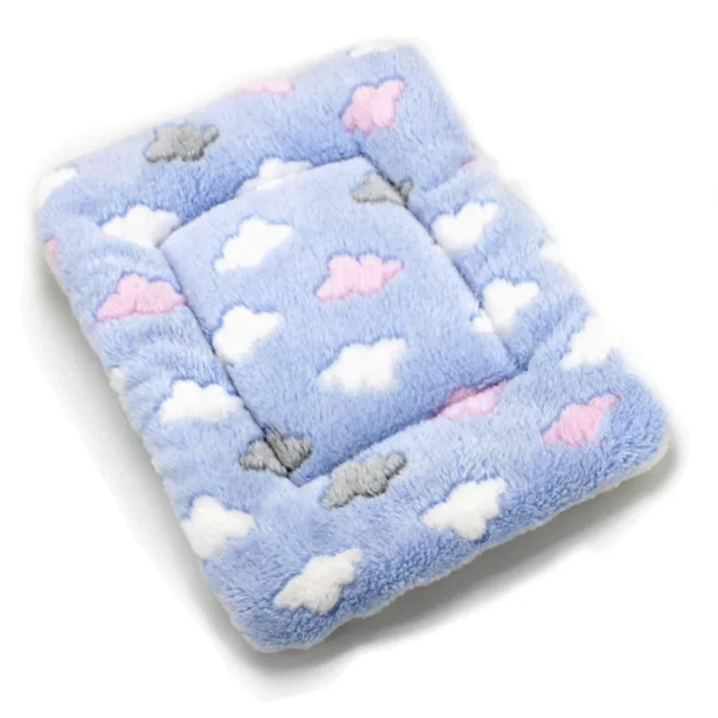 tapis épais coussin animal doux gris bleu clair rose jaune vert pastel cœur étoiles
