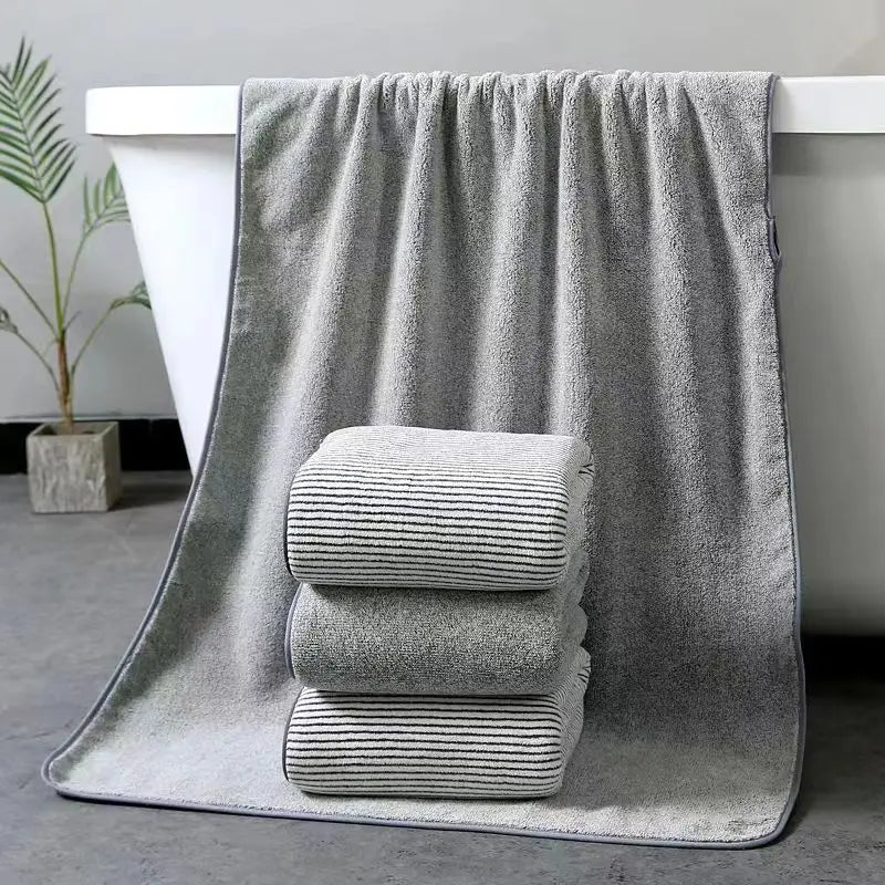 serviettes rayées bambou séchage rapide douces absorbantes gris clair moderne ensemble bain pliées