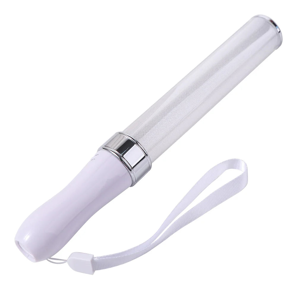 lampe torche rechargeable blanc moderne lanière fixations extérieure flux lumineux minimaliste