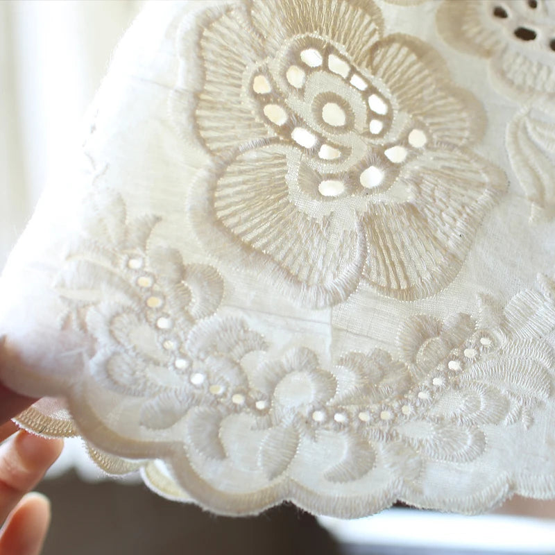 rideau coton brodé fleur dentelle blanc classique opacité inclusion decoration vintage