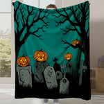 Une scène effrayante de citrouilles souriantes dans un cimetière sinistre entouré d'arbres dénudés par la nuit d'Halloween.