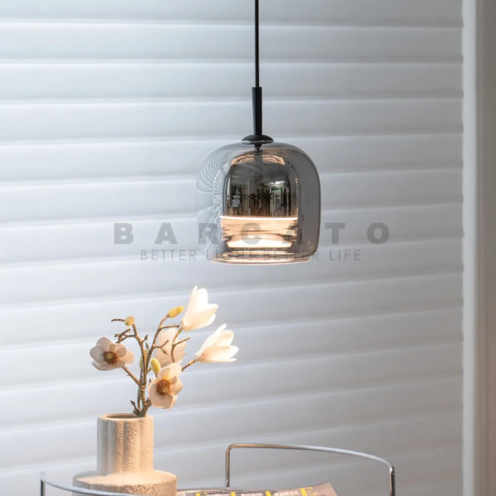 Luminaire suspendu LED gris fumé vue de côté