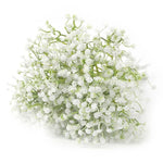 bouquet artificiel feuilles vertes roses blanches naturel romantique vase blanc lanternes