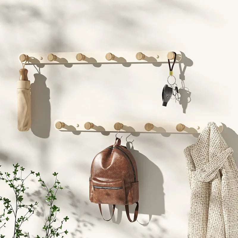 porte sacs mural moderne fixations vis texture bois naturel blanc minimaliste