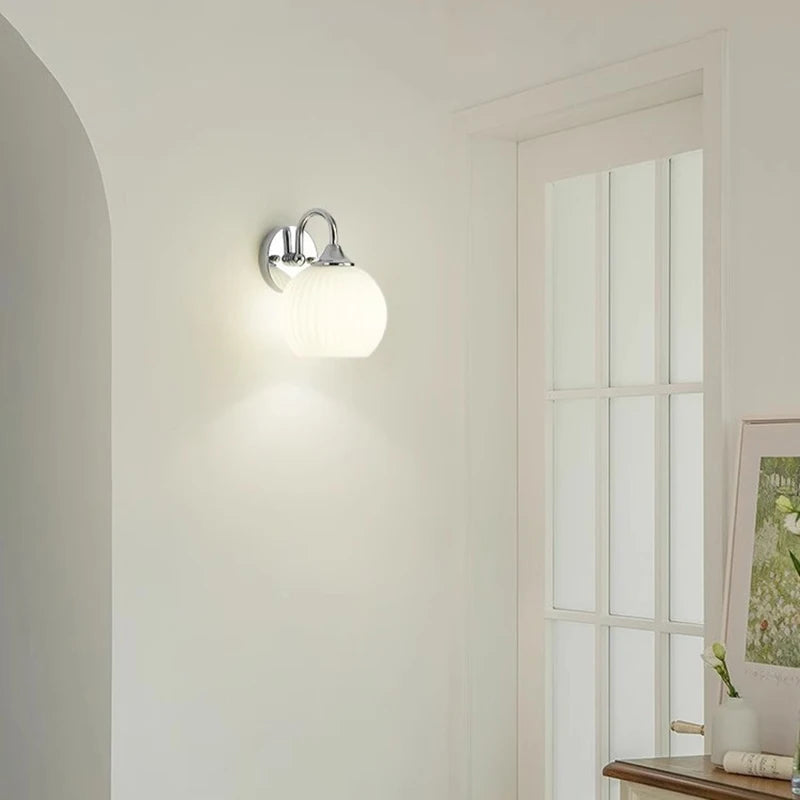 applique murale moderne métal blanc chrome acrylique translucide led flux lumineux 249 2000