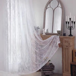 rideaux voilage floral dentelle translucide blanc vintage champêtre décoration intérieure tringle métallique noire chambre