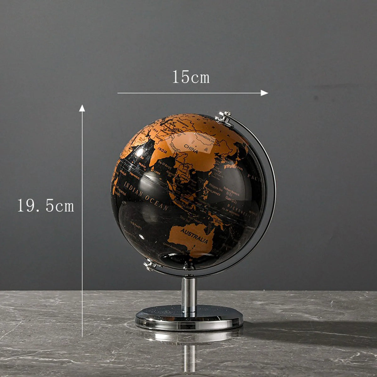 globe vintage cartographie détaillée continents océans noir doré décoration intérieure ornement table
