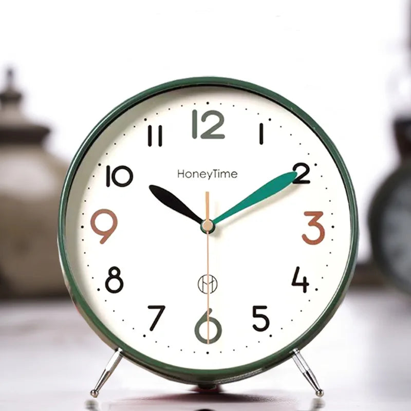 horloge table aiguille classique bleu vert rouge pieds métalliques salon six pouces eight inches