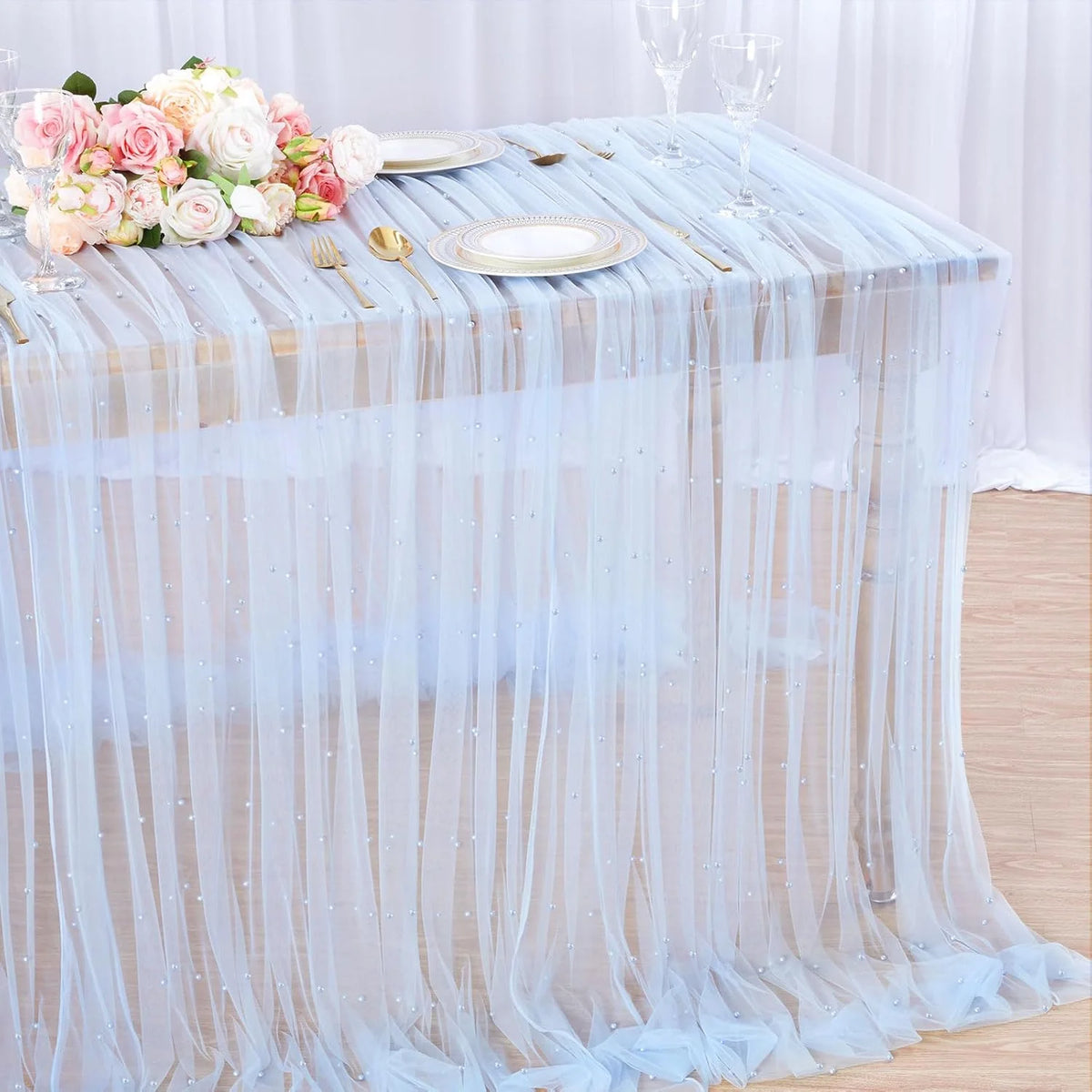 nappes tulle transparentes tables événements mariage anniversaire assiettes couverts