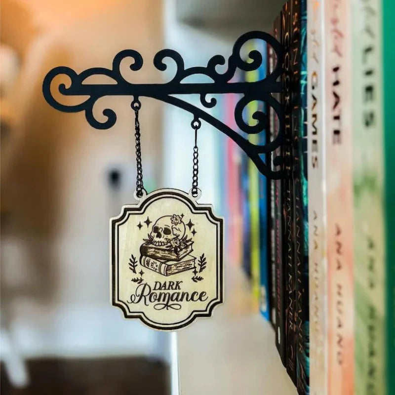 supports muraux livres pendentifs décoratifs gothiques ornements floraux arches métalliques pendentifs translucides motifs bibliothèque