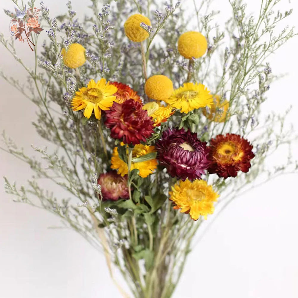 bouquet fleurs séchées boule dorée gypsophile eucalyptus feuilles naturel rustique décoration maison anniversaire wedding