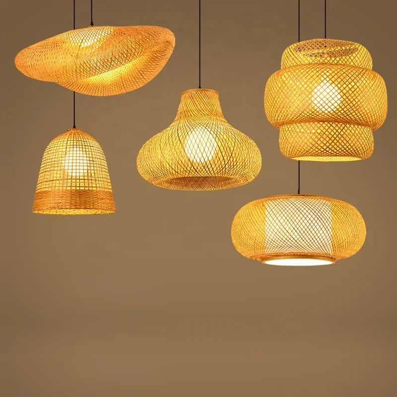 suspension lumineuse moderne bambou tissé ampoules led beige clair fixations câble opacité rustique