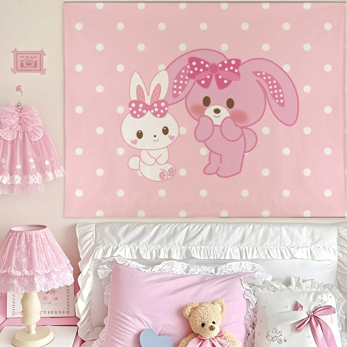 tapisserie kawaii enfantine motif pois blancs fond rose personnage animal cupcakes