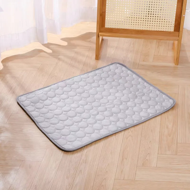 tapis rafraîchissant soie glacée antidérapant respirant lavable coussin été dissipateur chaleur usage niche chiens