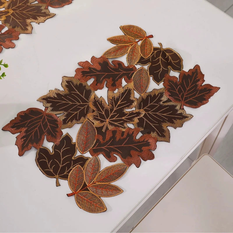nappe décorative automnale feuilles érable brodées rustique couleurs marron orange rouge doré