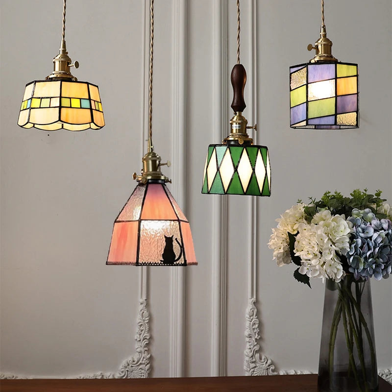lampe murale vintage tiffany abat jour papillon vert jaune blanc doré