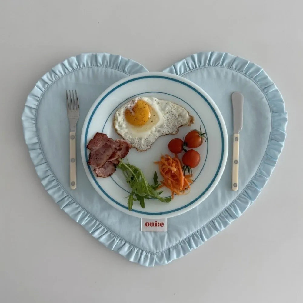 serviettes table vichy bleu clair blanc décoratives modernes pliées tissu respectueux environnement