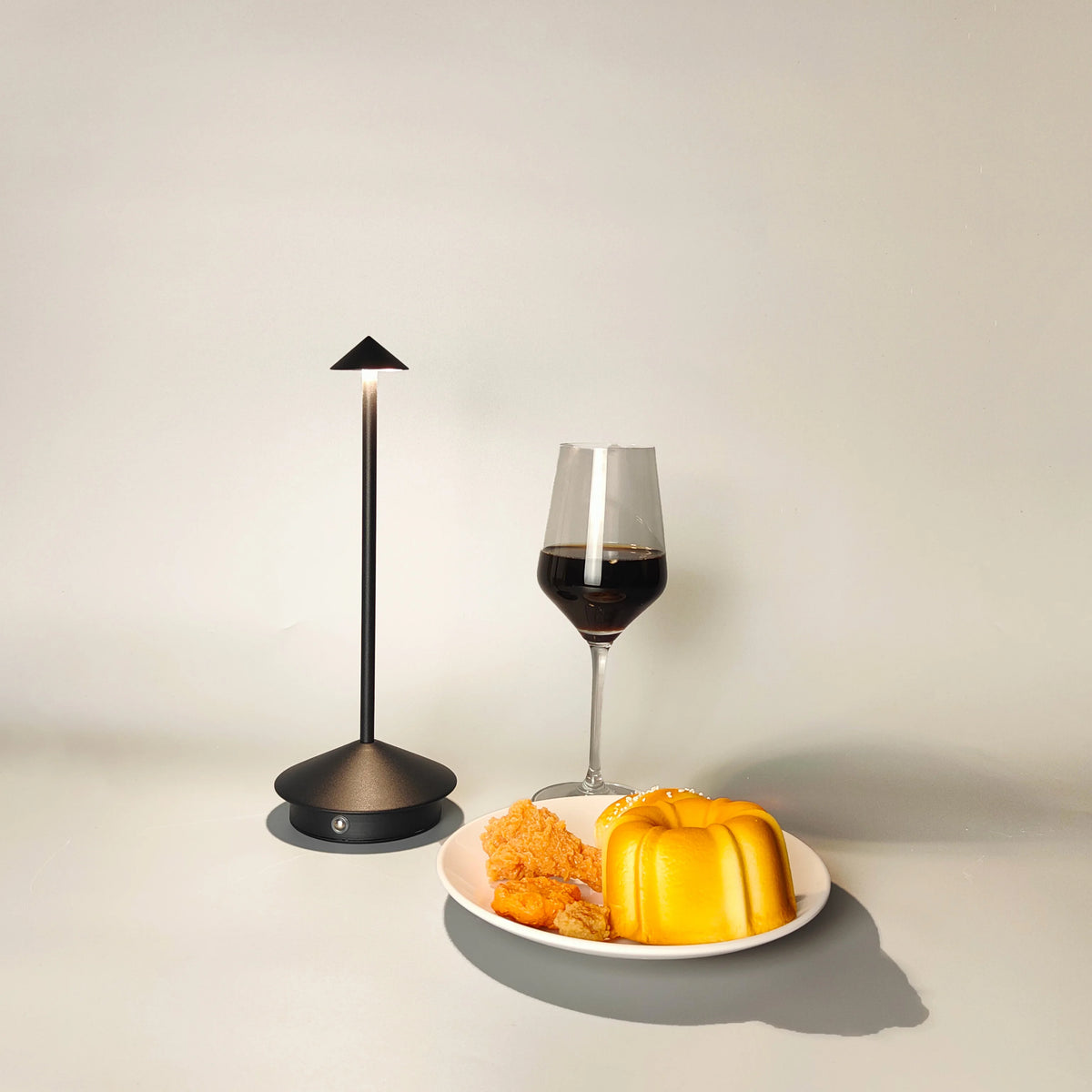 lampe table or blanc noir interrupteur tactile charge type base antidérapante moderne