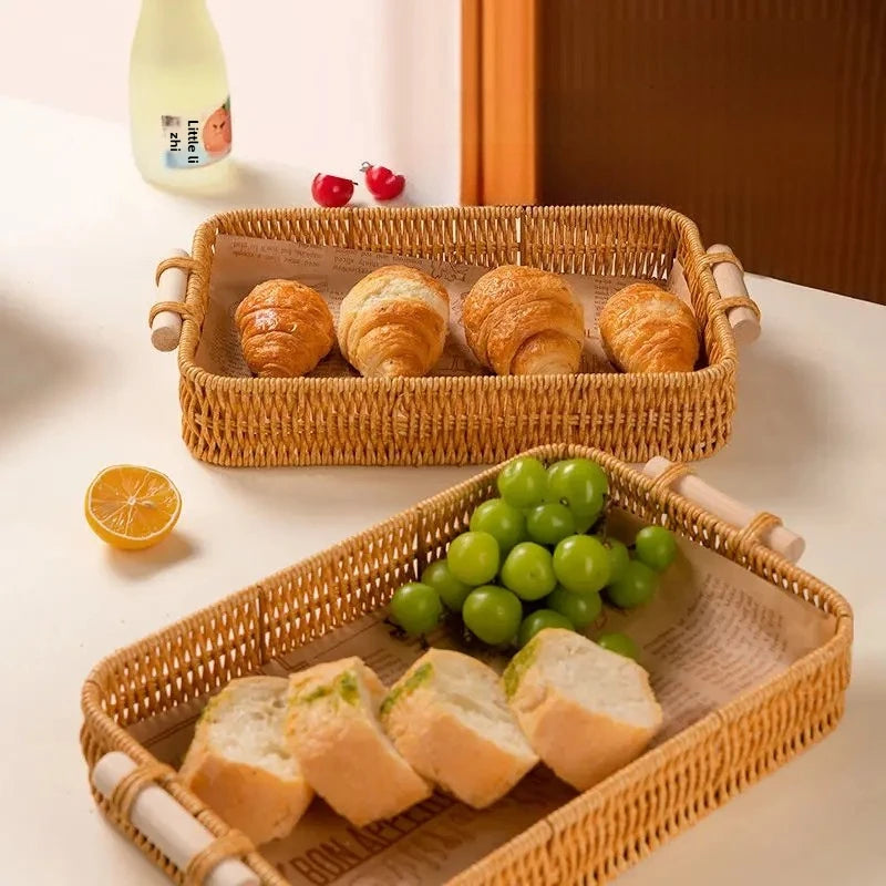 panier rotin marron clair traditionnel poignées bois fruits croissants