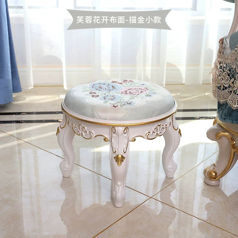 tabouret sculpté cuir tissu brodé classique baroque élégant maison salon chambre