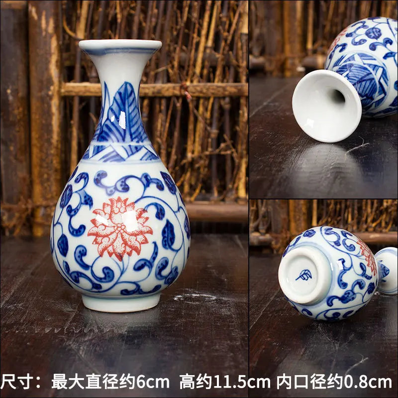 Vase en céramique bleu et blanc peint à la main