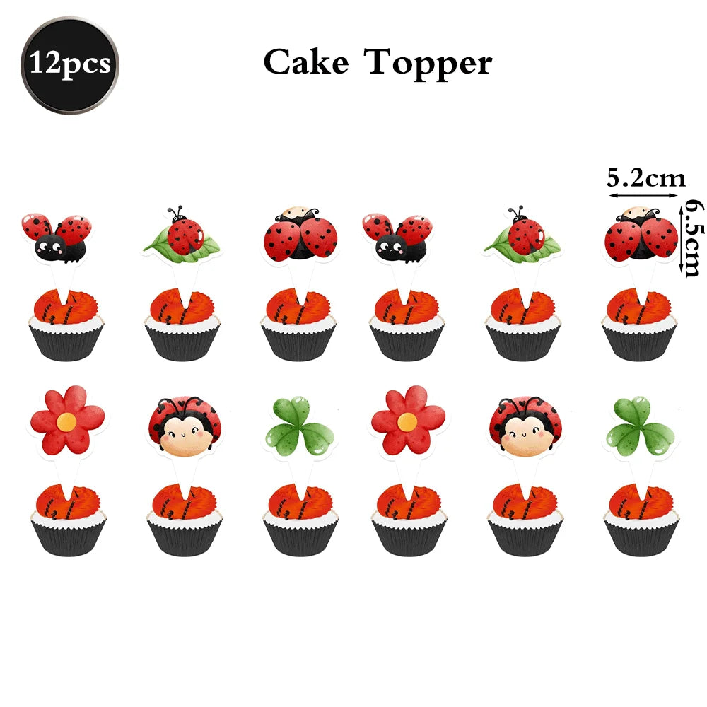 assiettes papier festives fourchettes couteaux serviettes nappe moderne points rouges noirs