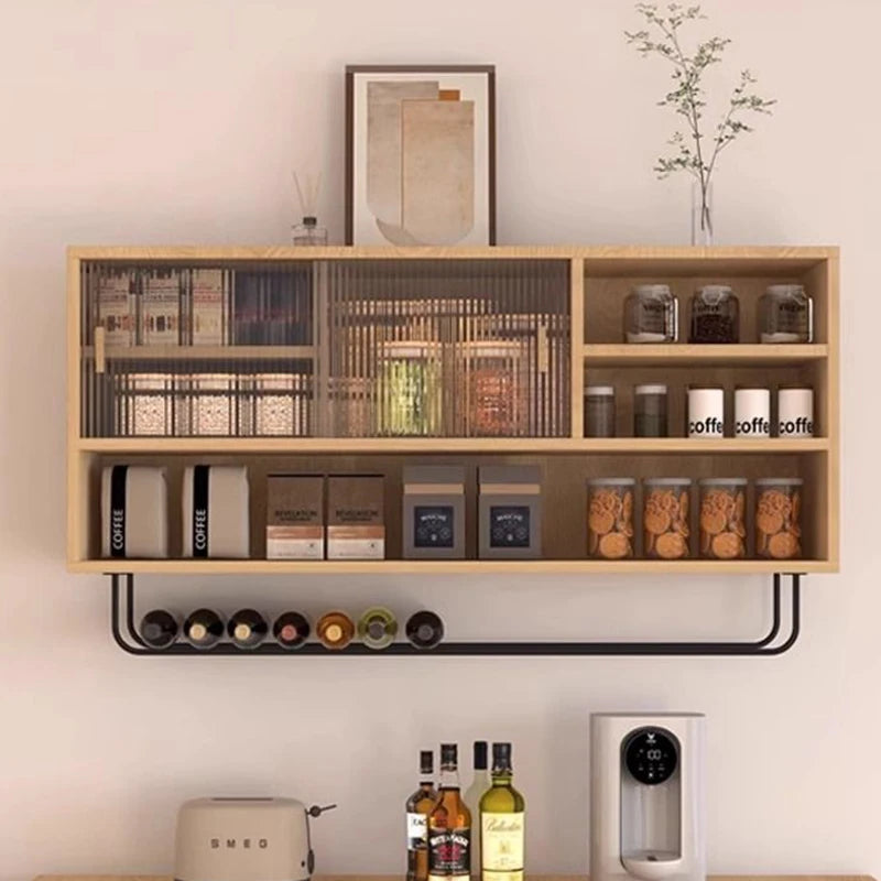 meuble mural compartiments bois clair moderne minimaliste tasses thé bouteilles lampe haut parleur clips