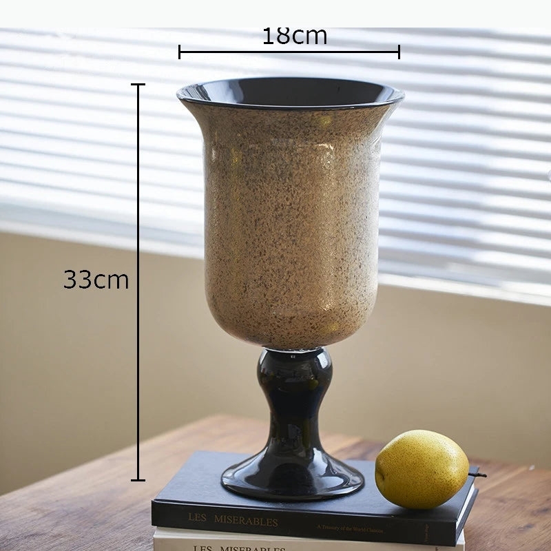 vase table couleur marron beige noir texture marbrée motifs floraux classique élégant base solide