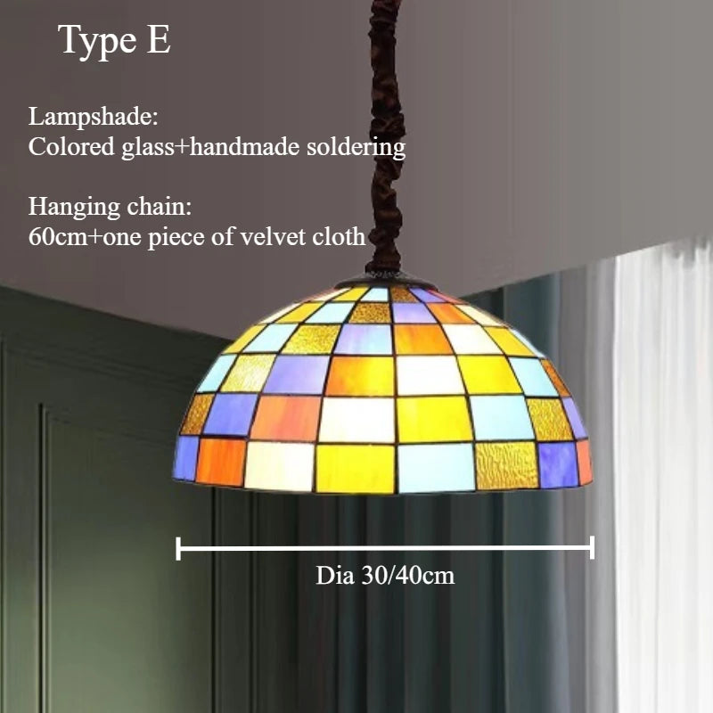 lampe suspendue tiffany multicolore art nouveau vintage motifs floraux chaîne métallique