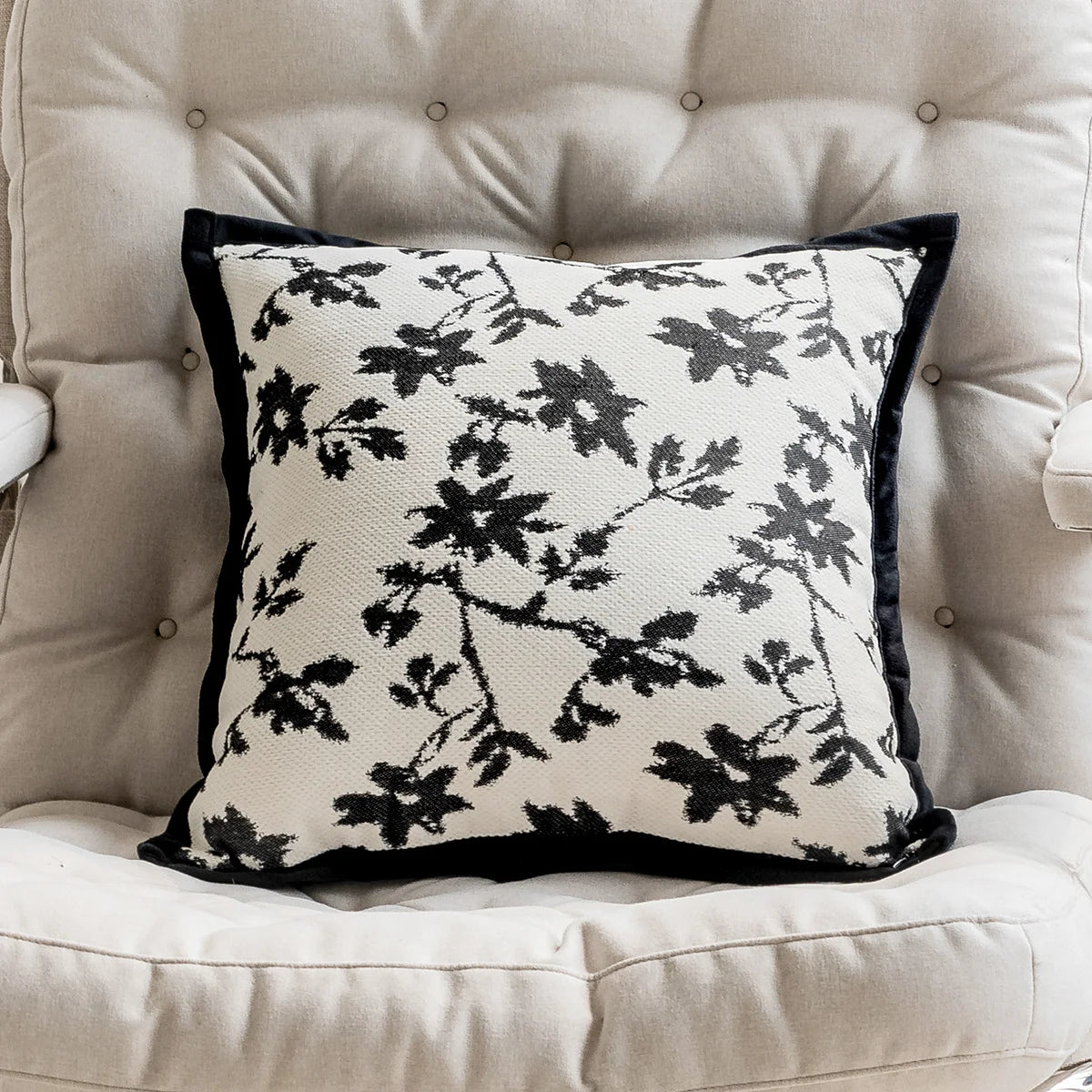 housse coussin carrée jacquard motif floral vert beige gris décoration salon chambre moderne chic